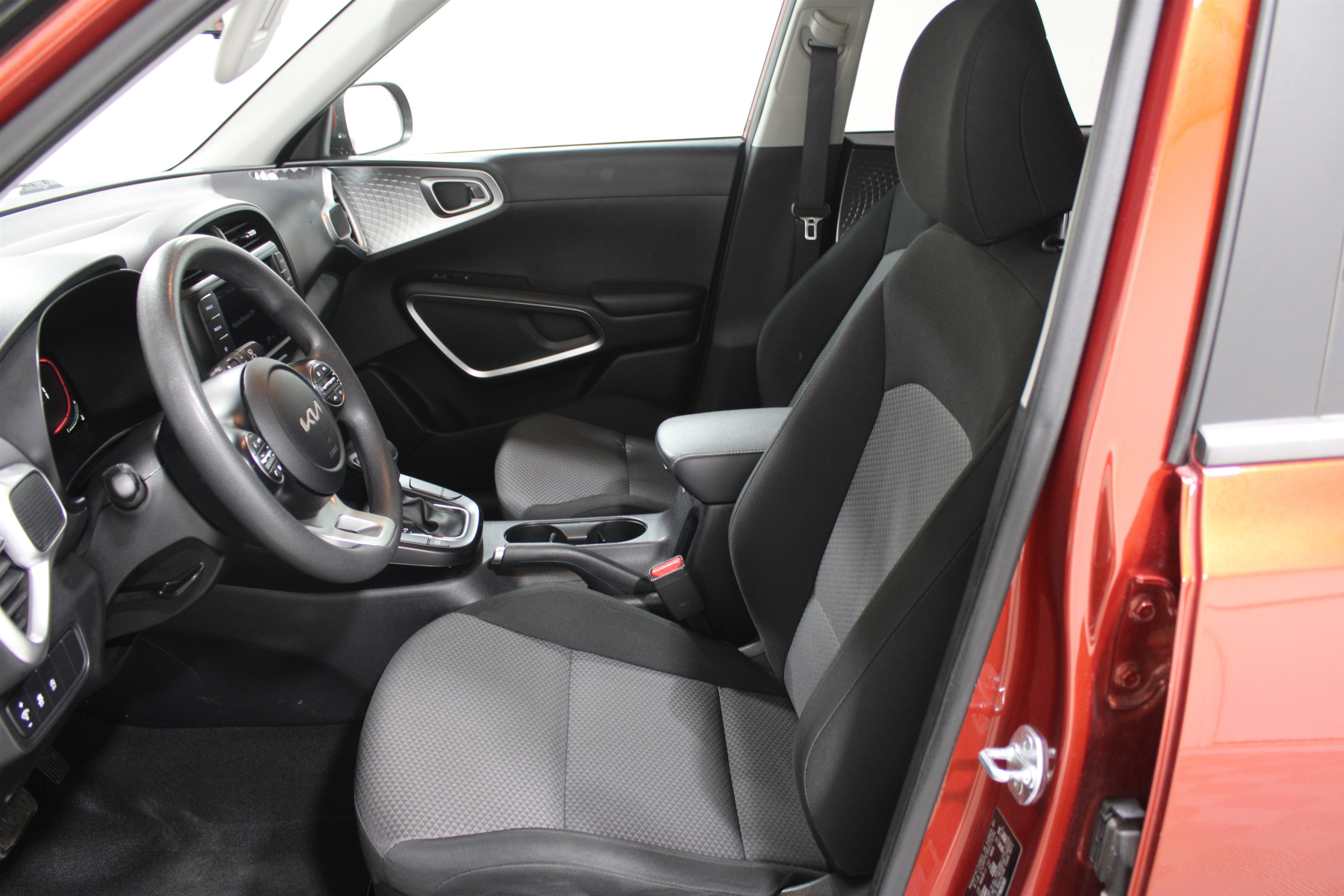 Used 2024 Kia Soul LX w/ Option Group 015 image 3