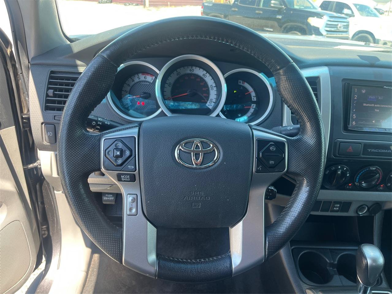 Used 2015 Toyota Tacoma PreRunner w/ SR5 Package RWD image 17
