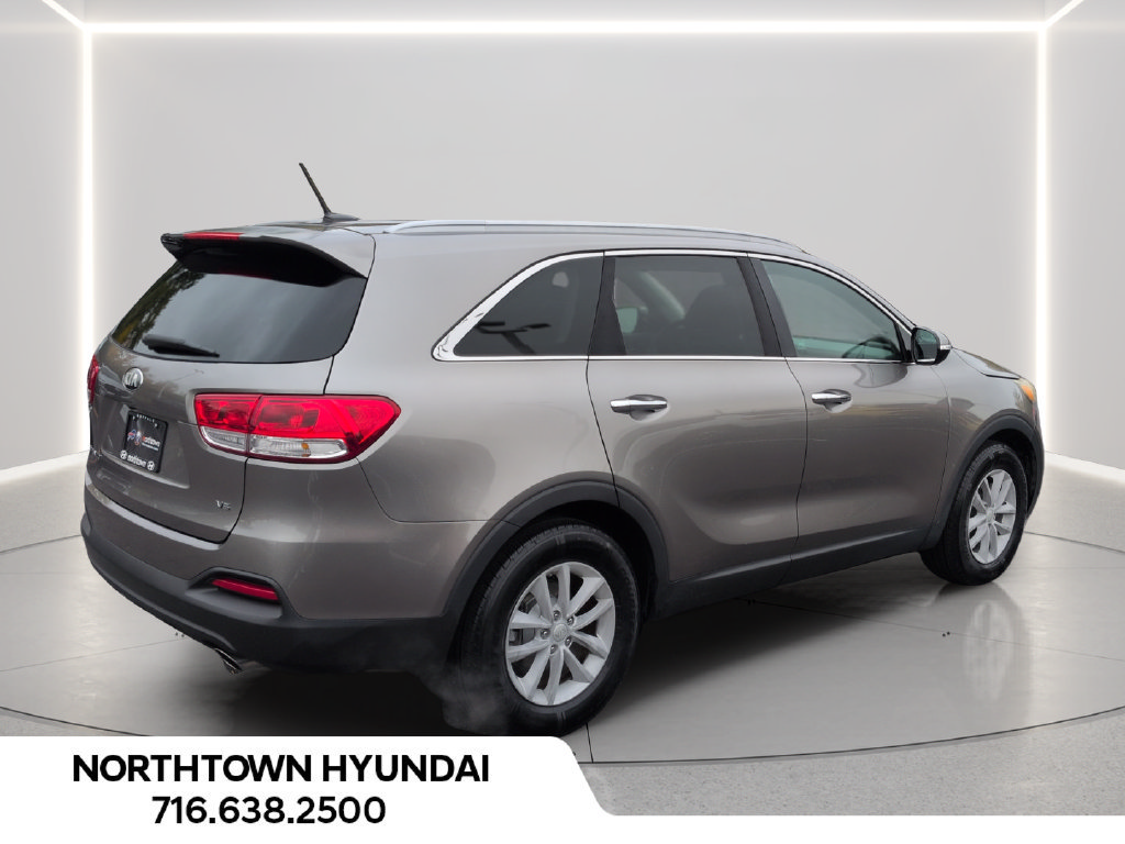 Used 2018 Kia Sorento FWD V6 image 6