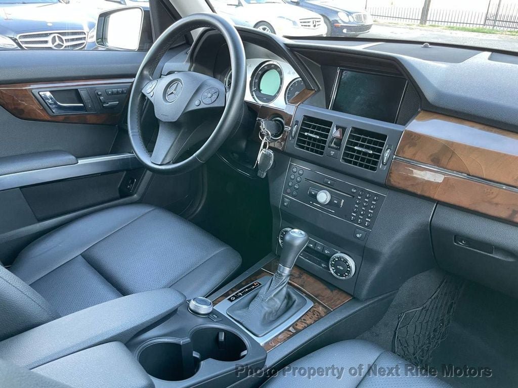 Used 2010 Mercedes-Benz GLK 350 4MATIC image 15