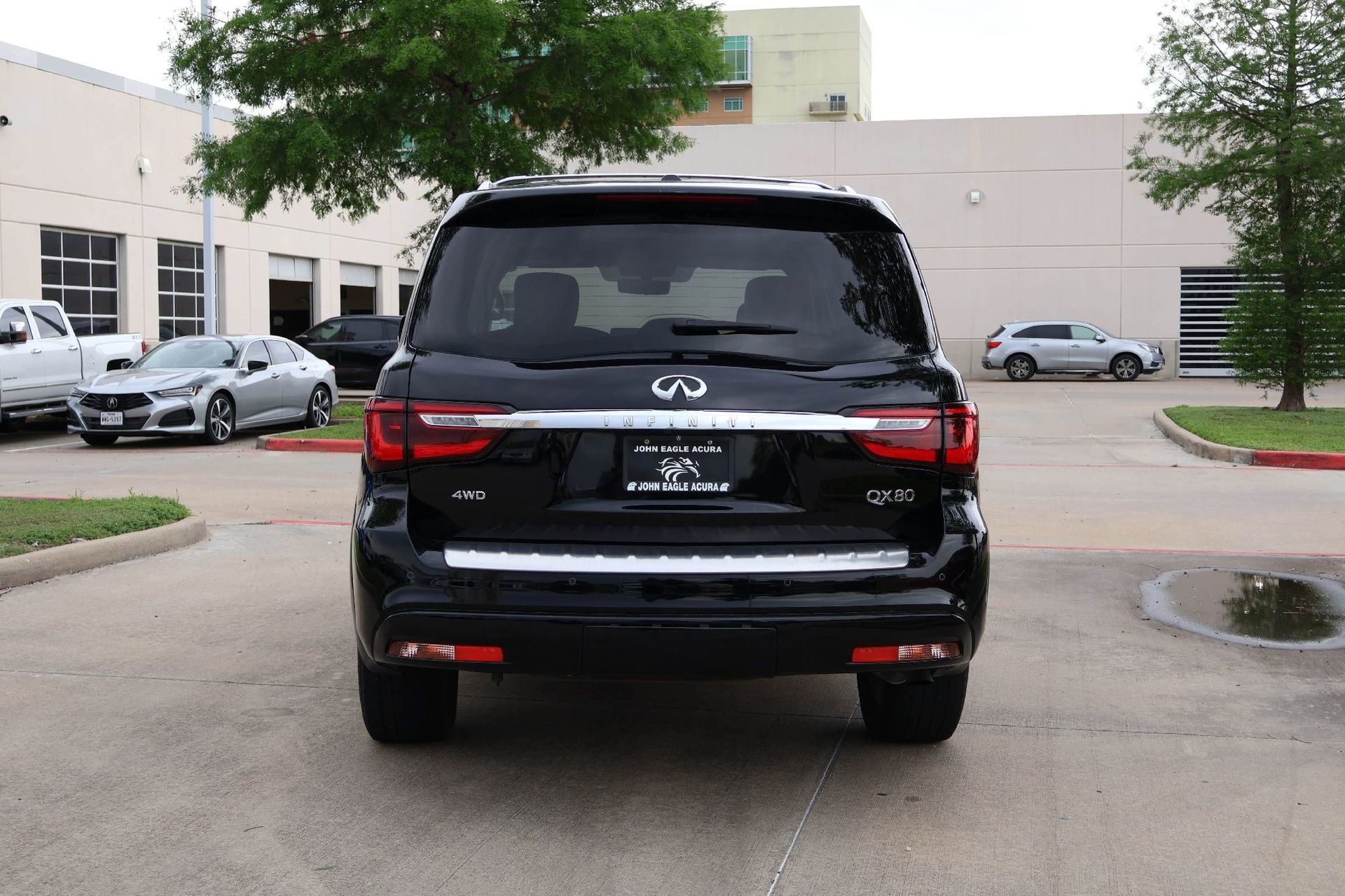 Used 2022 INFINITI QX80 Luxe w/ All-Season Package AWD/4WD image 5