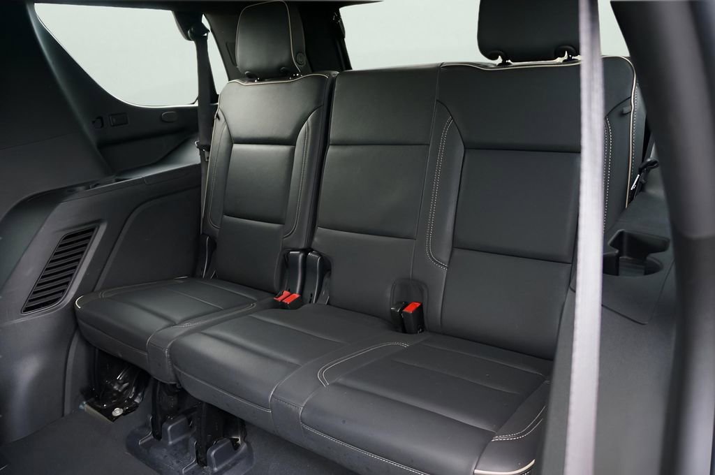 Used 2023 GMC Yukon SLT image 9