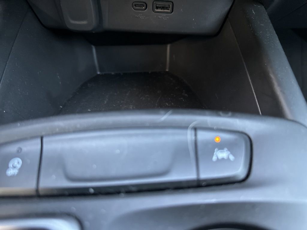 Used 2025 Chevrolet Trax RS w/ Driver Confidence Package image 25