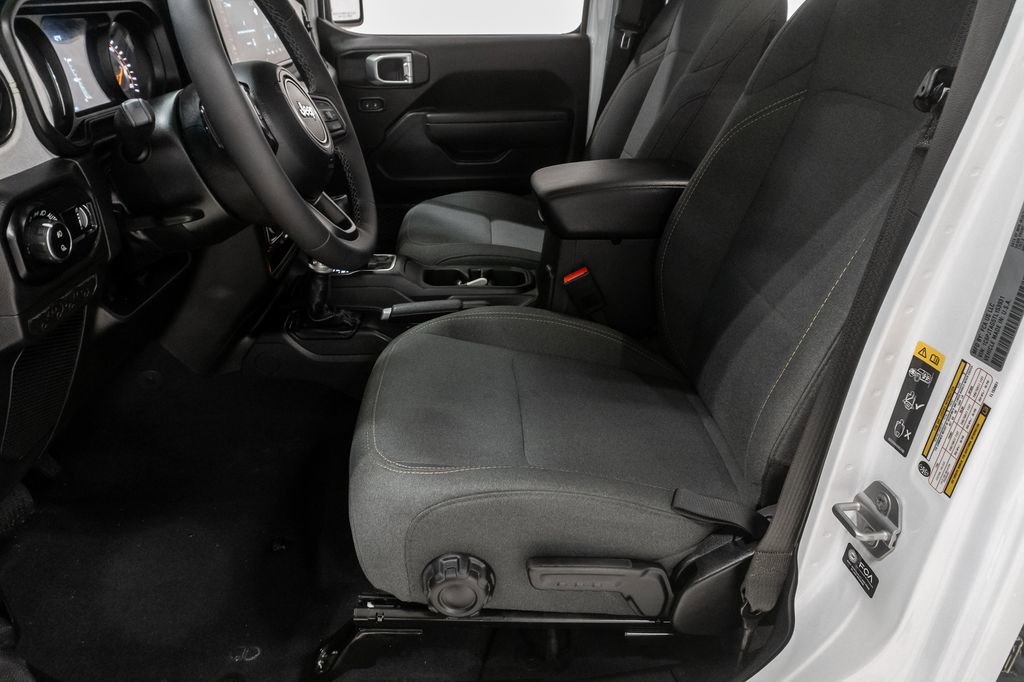 Used 2026 Jeep Gladiator Sport AWD/4WD image 9