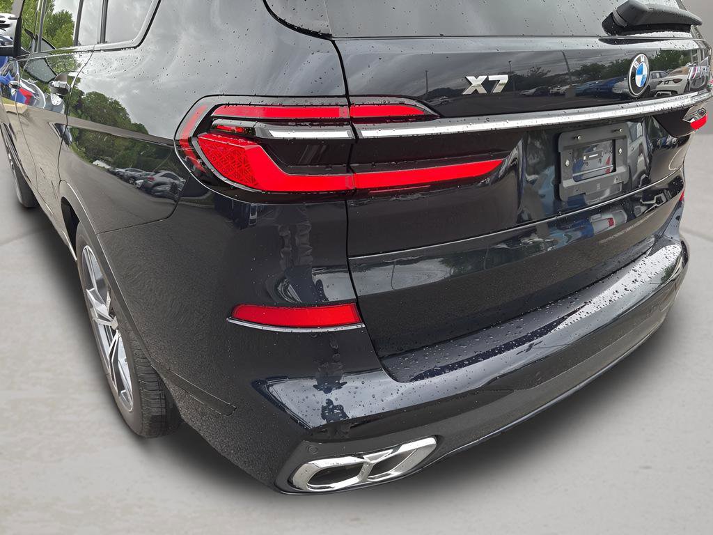 Used 2025 BMW X7 M60i image 12