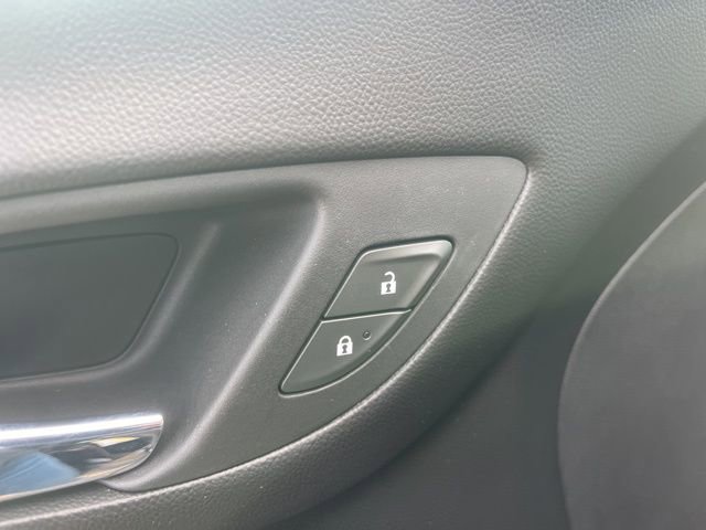 Used 2022 Chevrolet Equinox RS w/ LPO, Floor Liner Package image 12