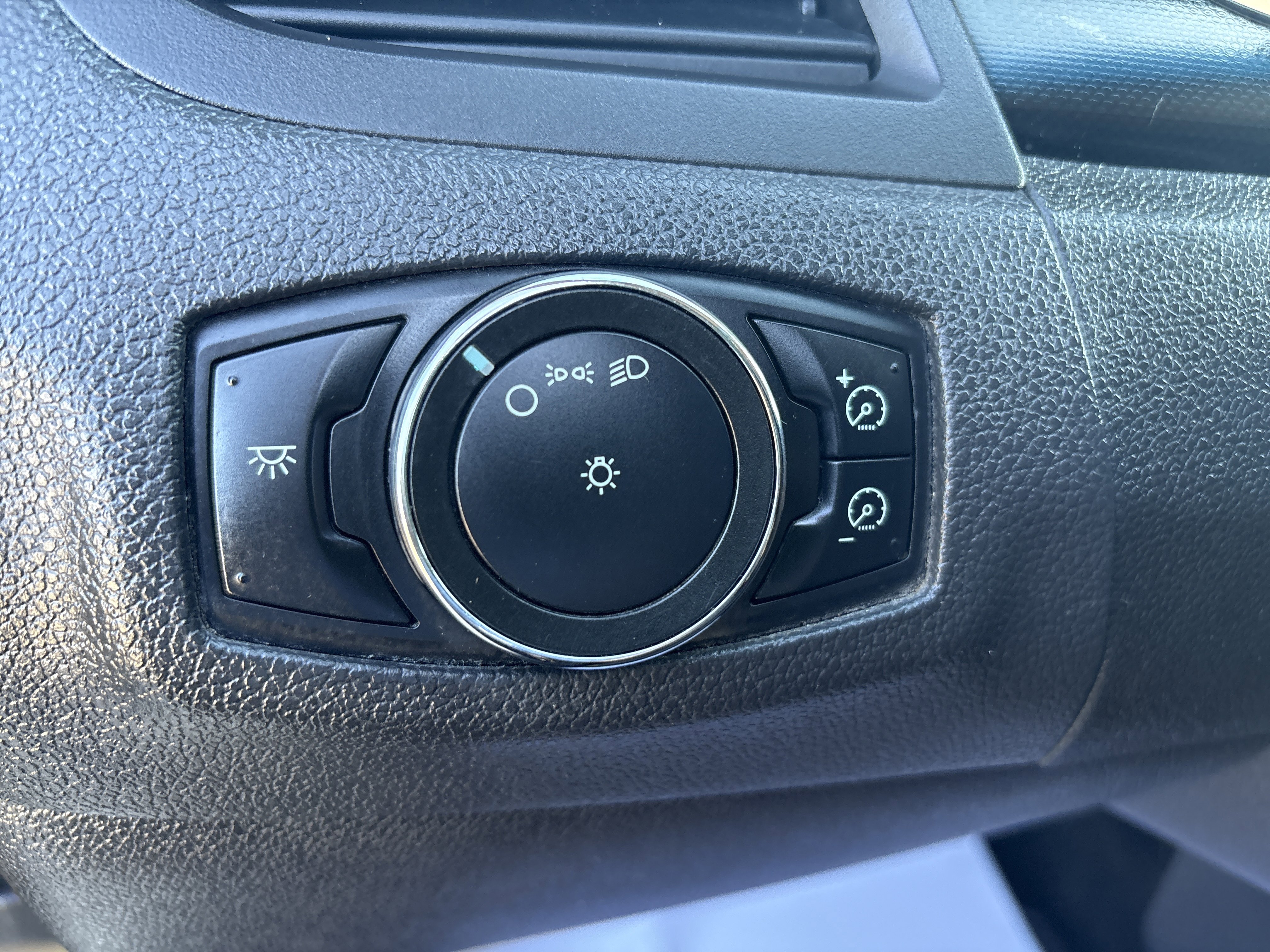 Used 2013 Ford Edge SEL FWD image 11