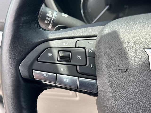 Certified 2023 Cadillac XT4 Luxury w/ Cold Weather Package AWD/4WD image 8