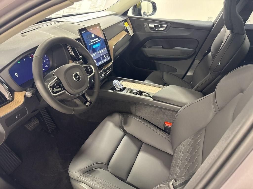 New 2026 Volvo XC60 B5 Plus w/ Protection Package Premier AWD/4WD image 18