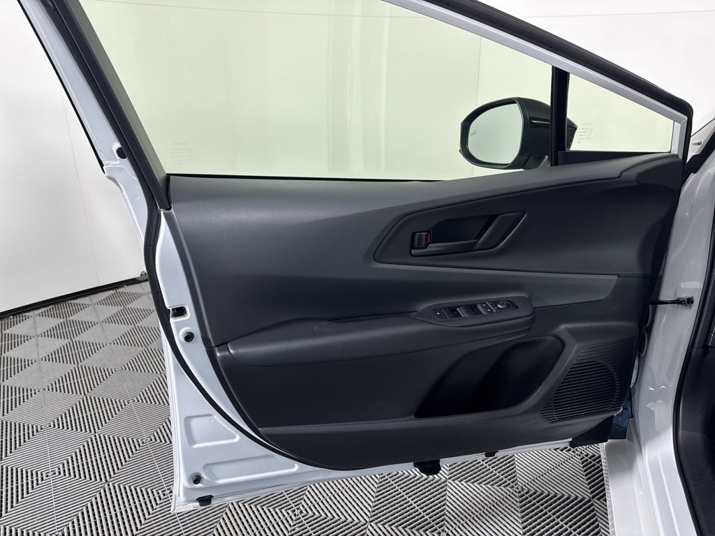 Used 2025 Toyota Prius LE image 24