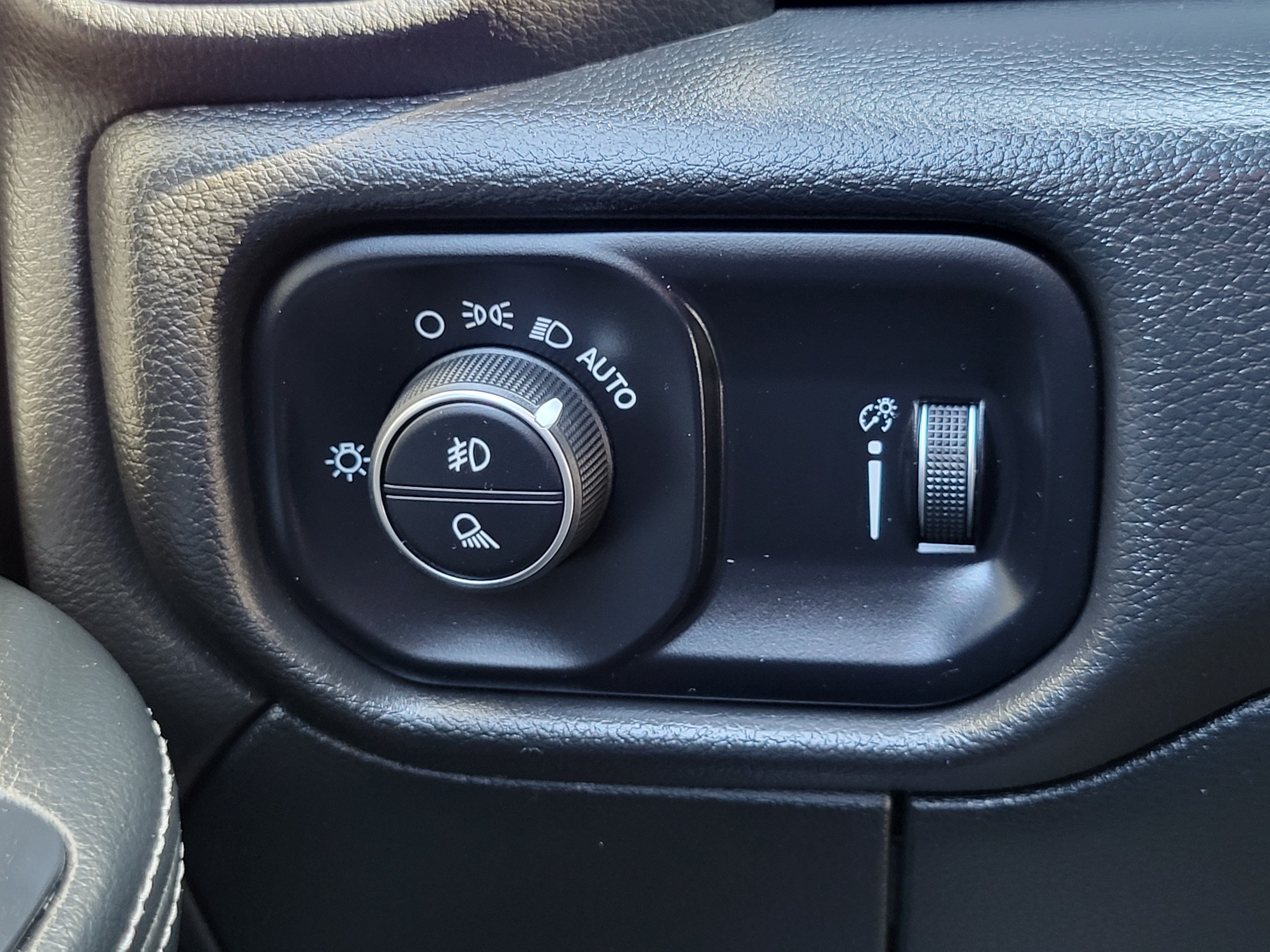Used 2025 RAM 3500 Lone Star w/ Safety Group AWD/4WD image 10