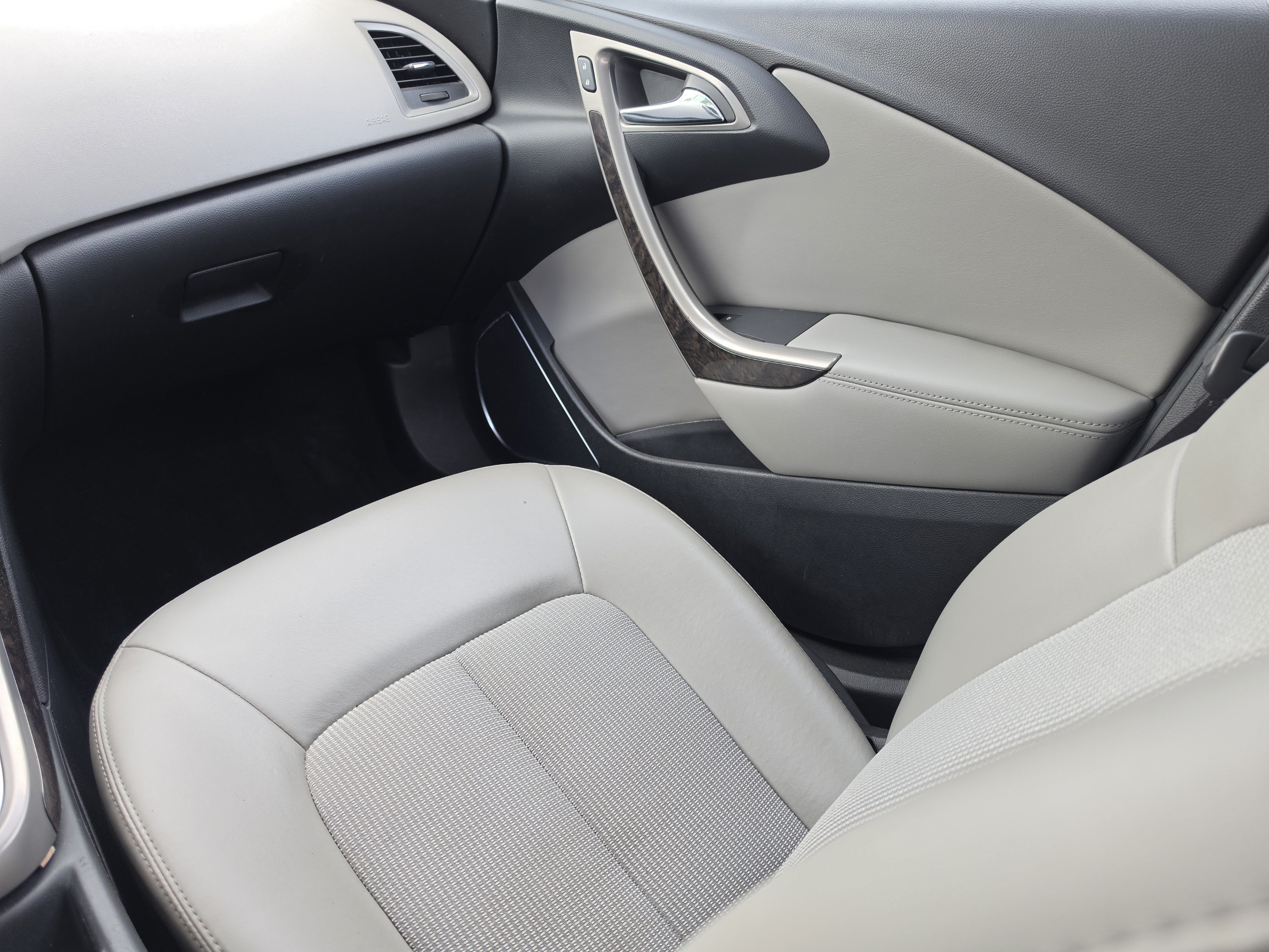 Used 2015 Buick Verano FWD image 20