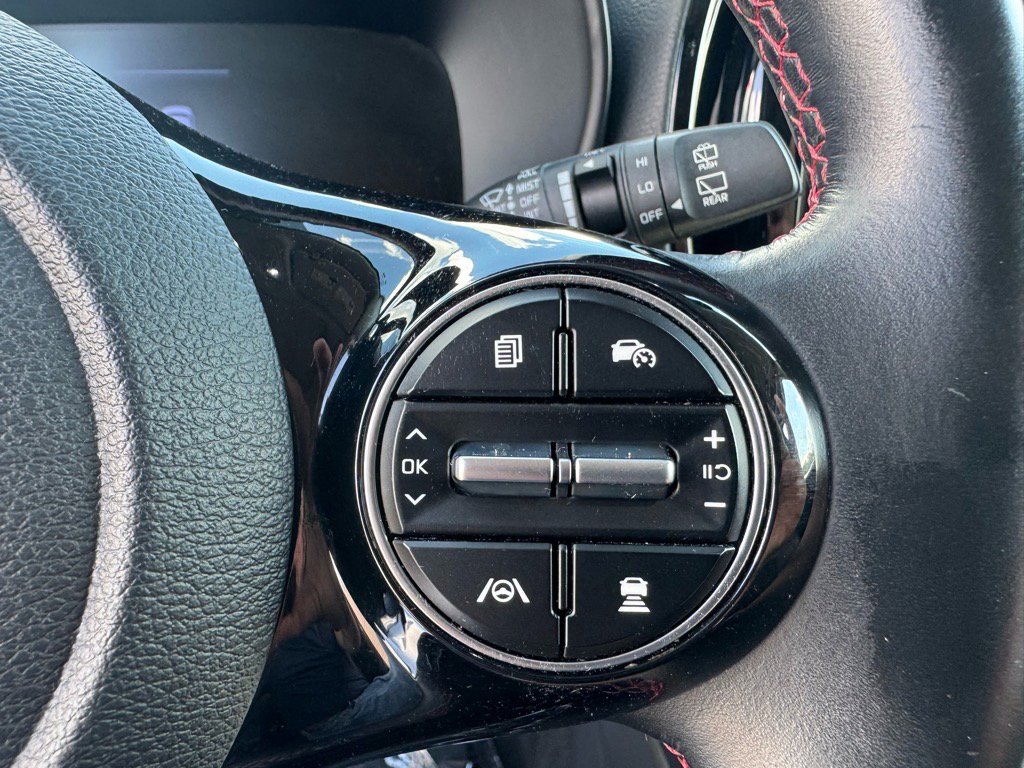 Used 2023 Kia Soul GT-Line w/ GT-Line Technology Package image 11
