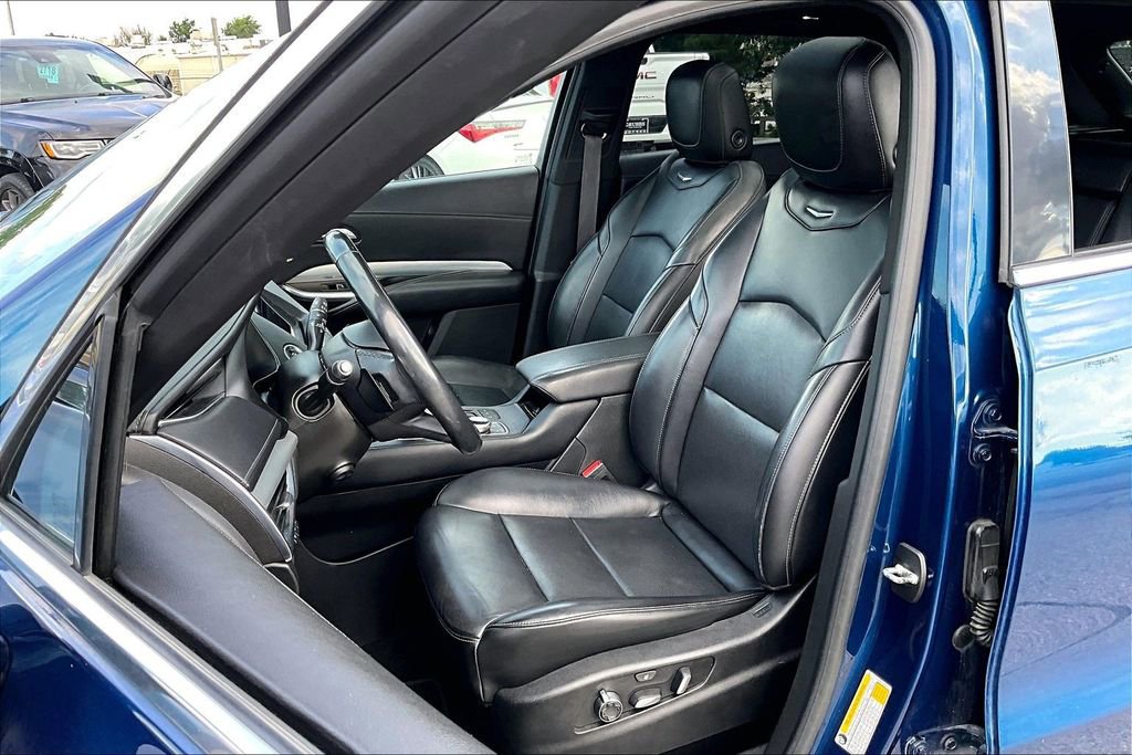Used 2019 Cadillac XT4 Premium Luxury w/ Technology Package AWD/4WD image 35