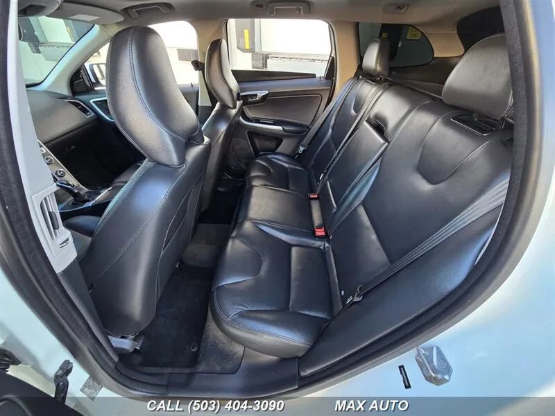 Used 2015 Volvo XC60 T5 Platinum image 15