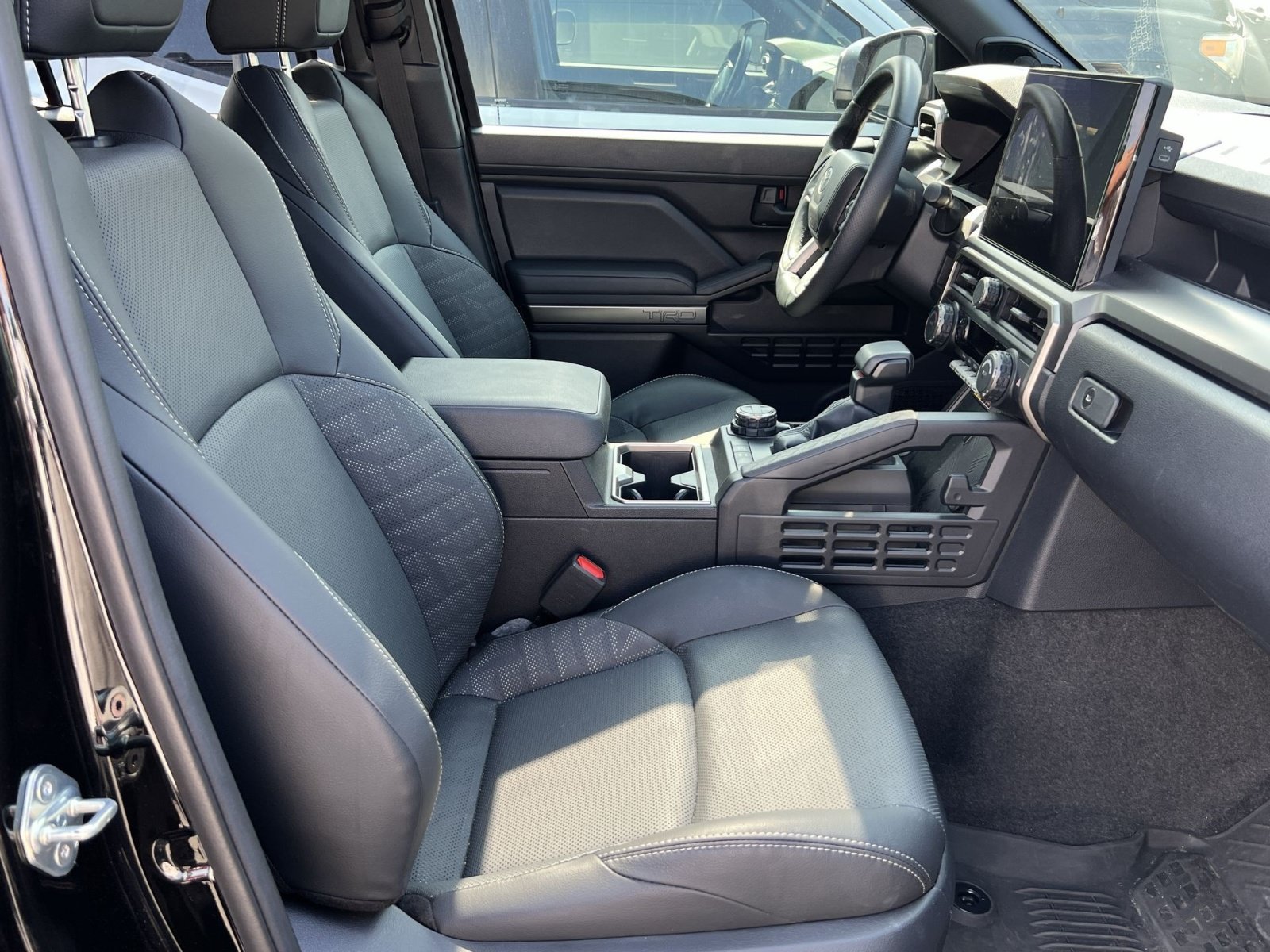 Used 2025 Toyota 4Runner TRD Off-Road Premium AWD/4WD image 24