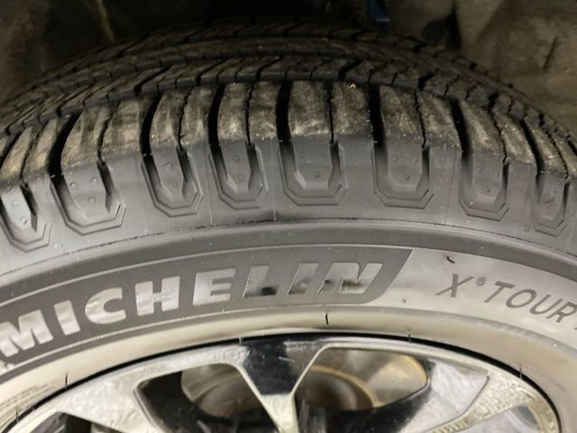 Used 2020 Ford Escape SE Sport image 17