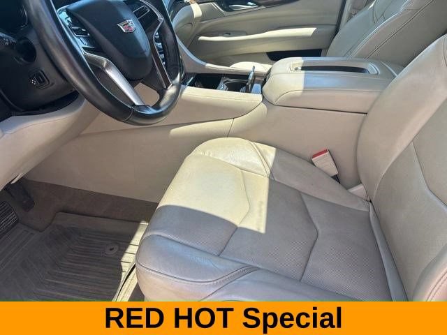 Used 2018 Cadillac Escalade ESV Luxury AWD/4WD image 11