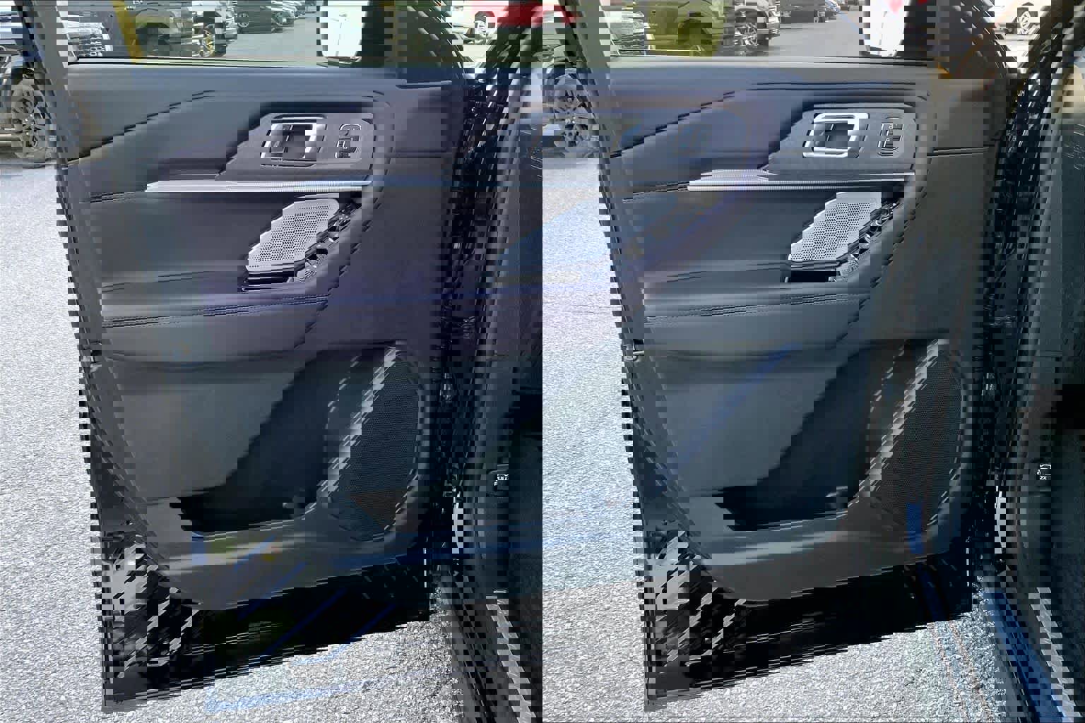 Used 2025 Ford Explorer Platinum image 20