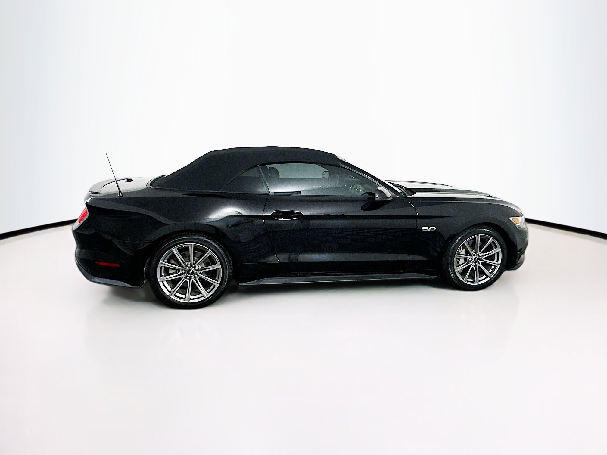 Used 2015 Ford Mustang GT Premium image 10