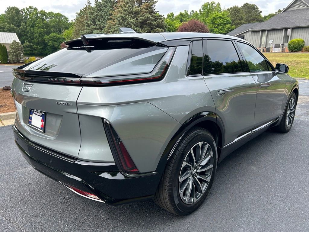 Used 2025 Cadillac Lyriq Sport AWD/4WD image 23