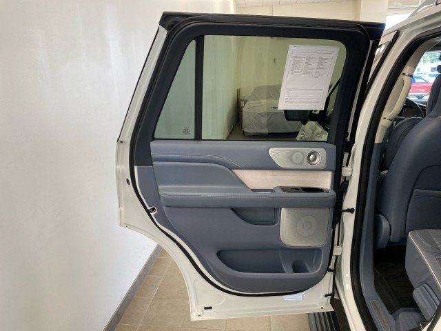 Certified 2022 Lincoln Navigator Black Label image 8