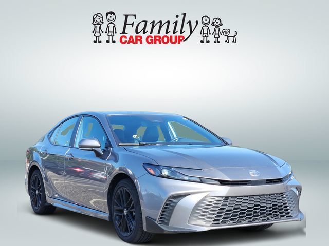 Used 2025 Toyota Camry SE w/ Convenience Package AWD/4WD image 2