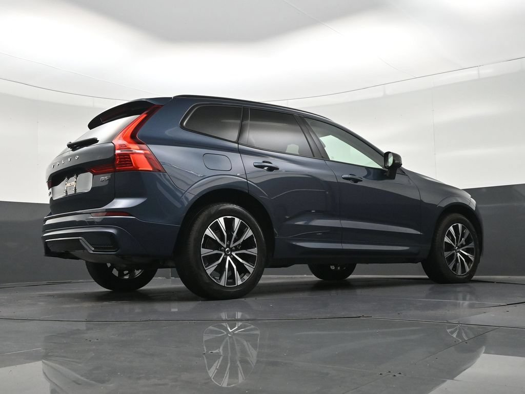 Certified 2024 Volvo XC60 B5 Core AWD/4WD image 30