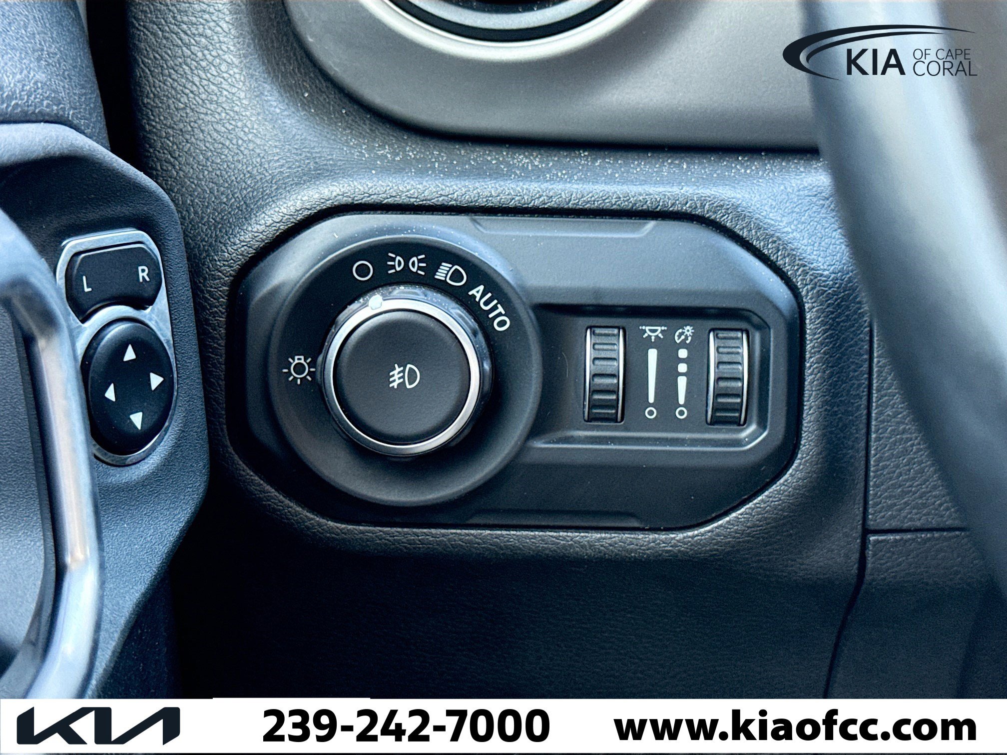 Used 2020 Jeep Wrangler Unlimited Sport image 30