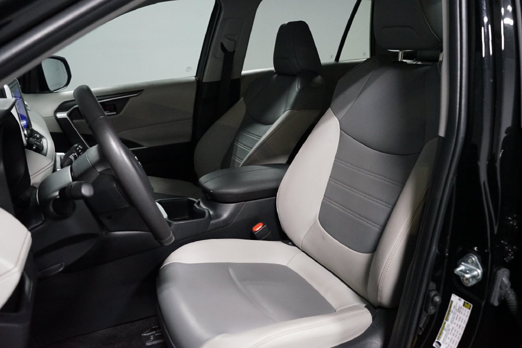 Certified 2025 Toyota RAV4 XLE Premium FWD image 6