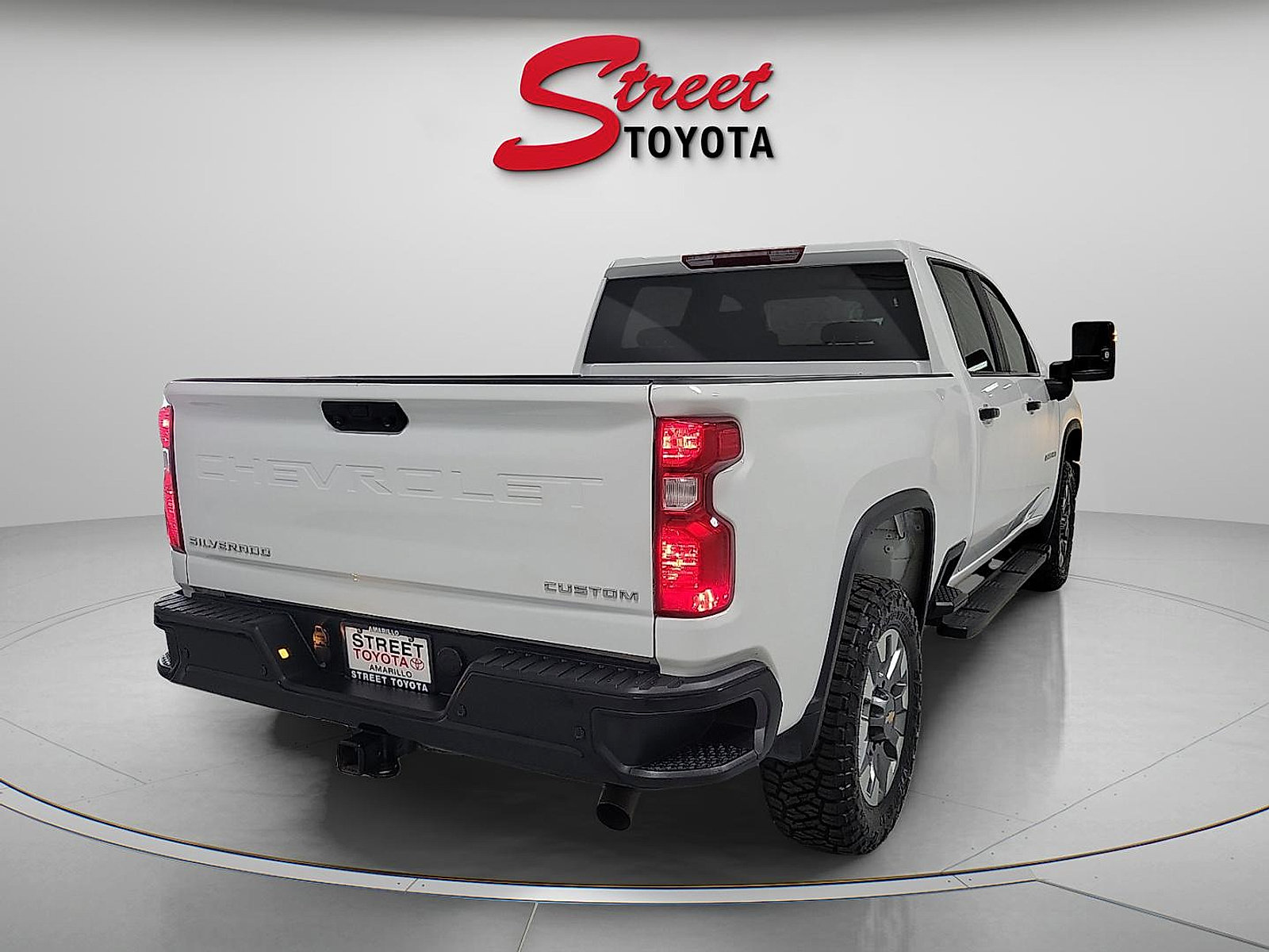 Used 2025 Chevrolet Silverado 2500 Custom w/ Custom Value Package AWD/4WD image 4