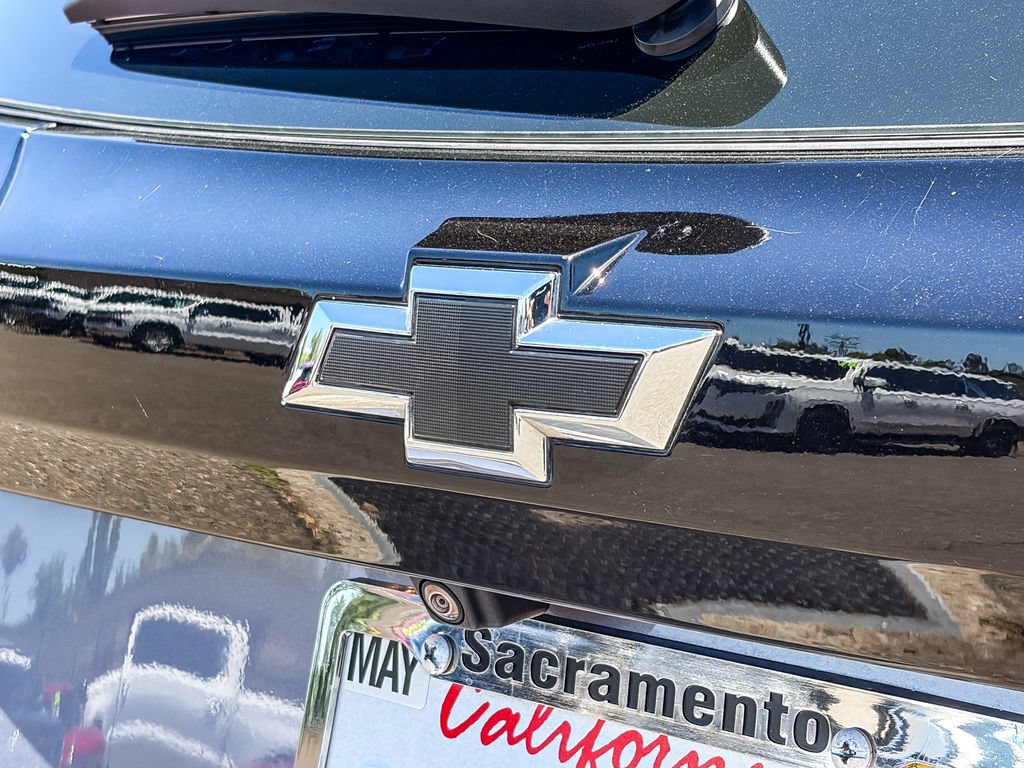 Used 2023 Chevrolet Bolt LT w/ Infotainment Package FWD image 9
