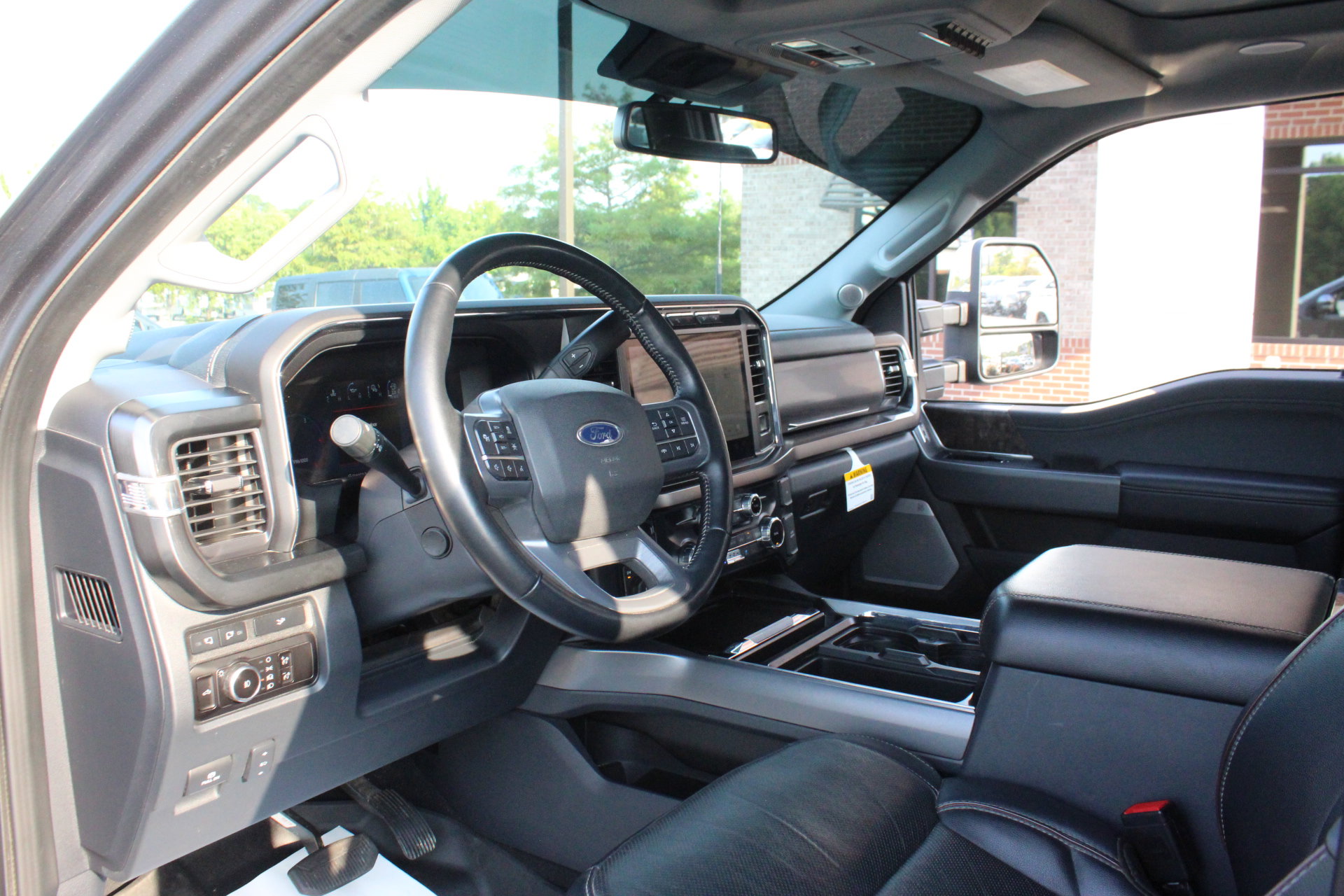 Used 2023 Ford F250 Lariat w/ Lariat Ultimate Package AWD/4WD image 14