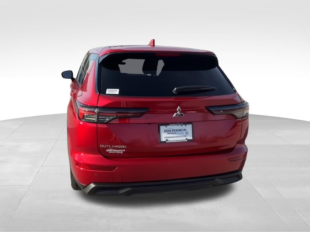 New 2026 Mitsubishi Outlander ES FWD image 7