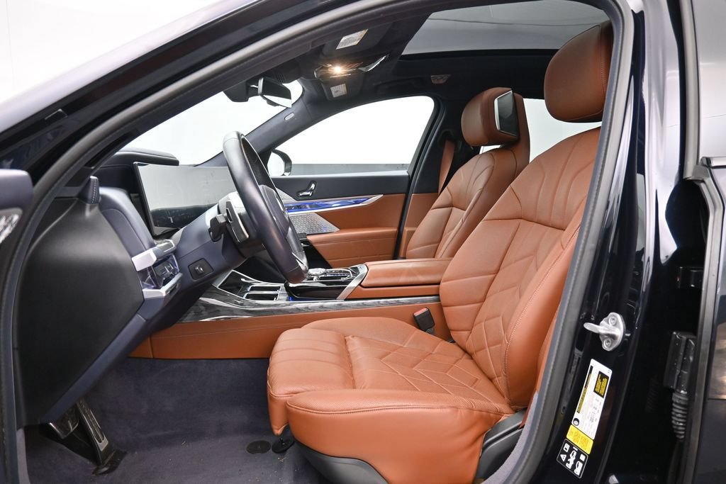 Used 2023 BMW 760i xDrive w/ Luxury Rear Seating Package AWD/4WD image 10