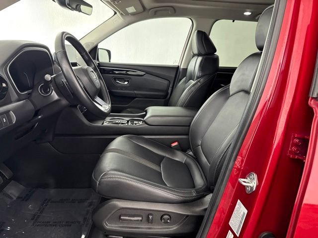 Certified 2025 Honda Pilot Touring image 25