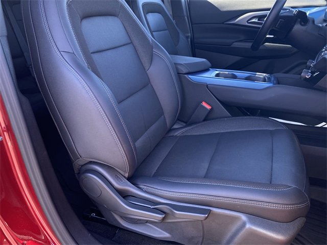 Used 2025 Chevrolet Equinox EV LT image 33