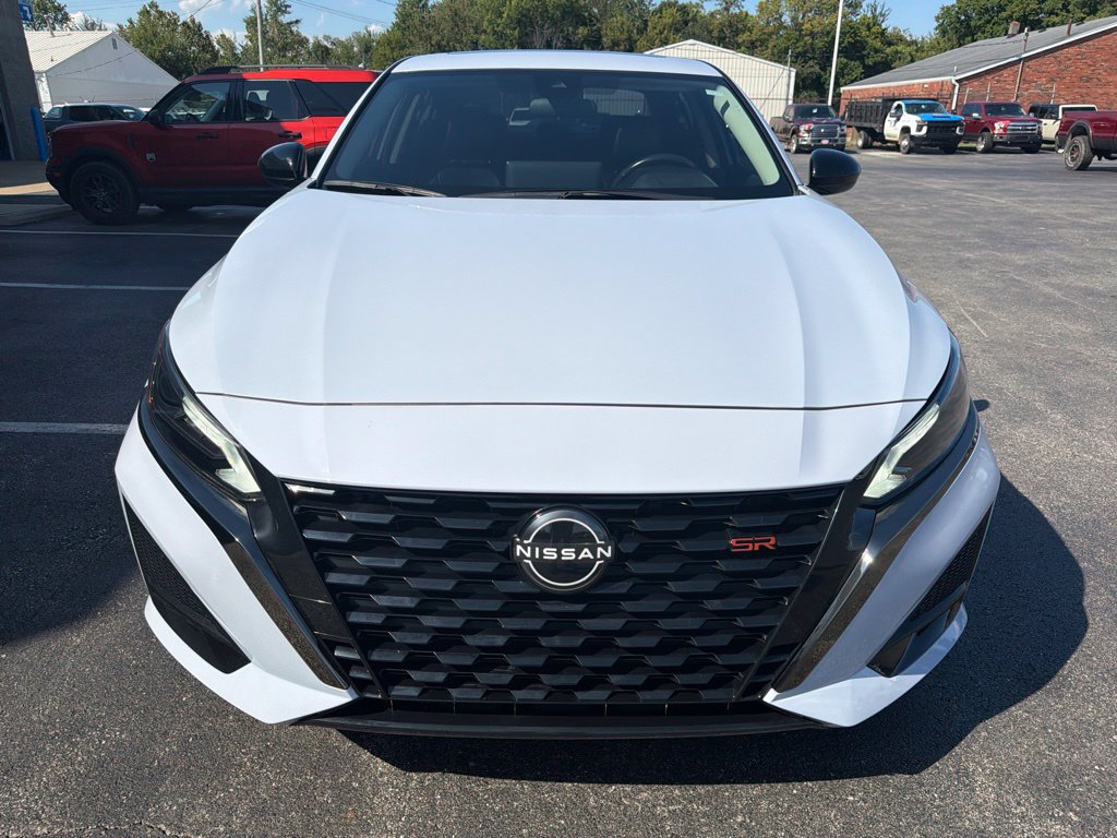 Used 2023 Nissan Altima 2.5 SR w/ SR Premium Package AWD/4WD image 8