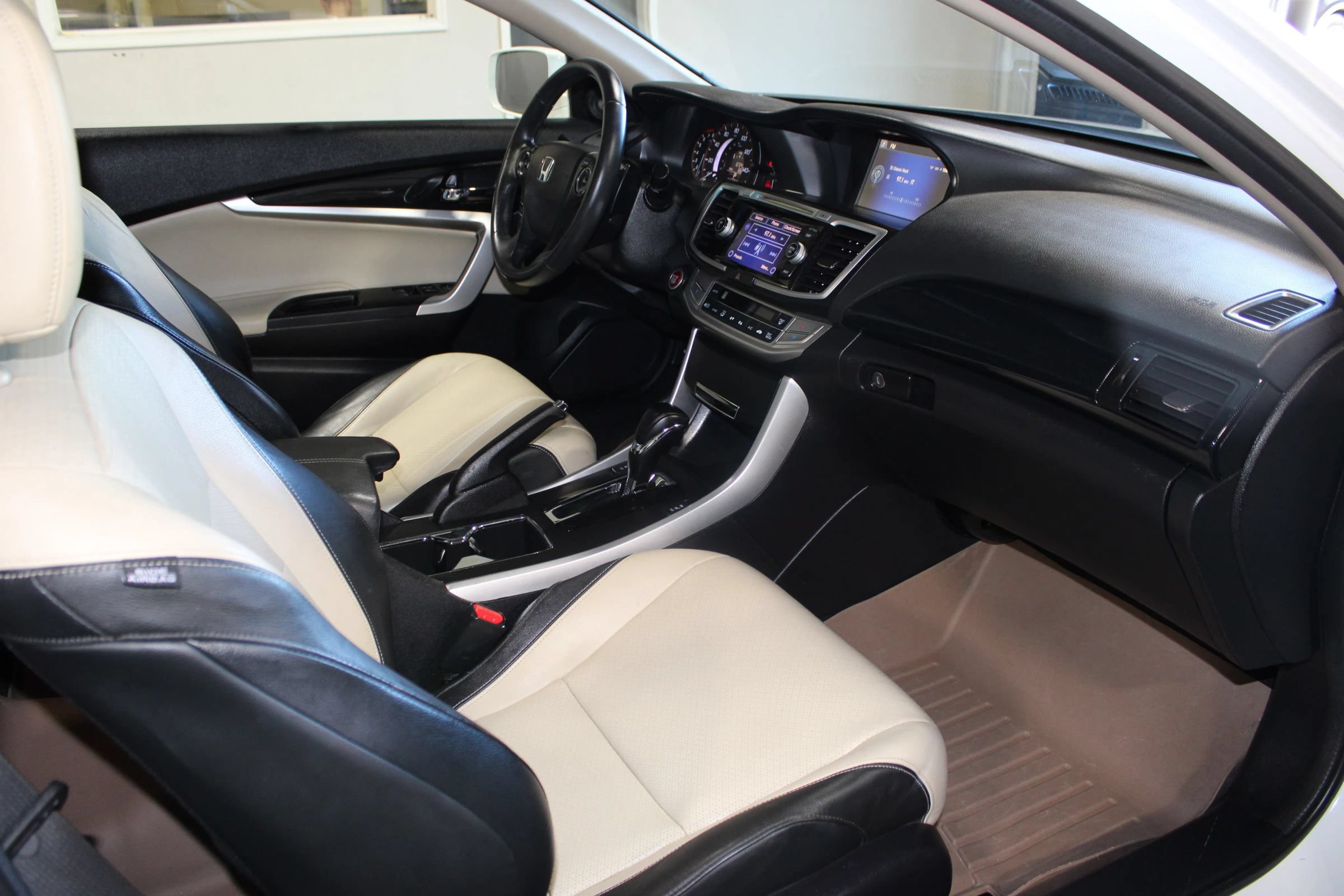 Used 2014 Honda Accord EX-L image 33