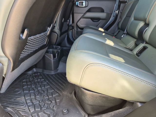 Used 2025 Jeep Gladiator Mojave AWD/4WD image 9