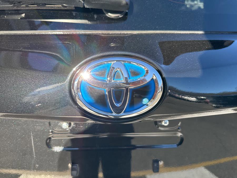 Used 2017 Toyota RAV4 XLE w/ All Weather Liner Package AWD/4WD image 39