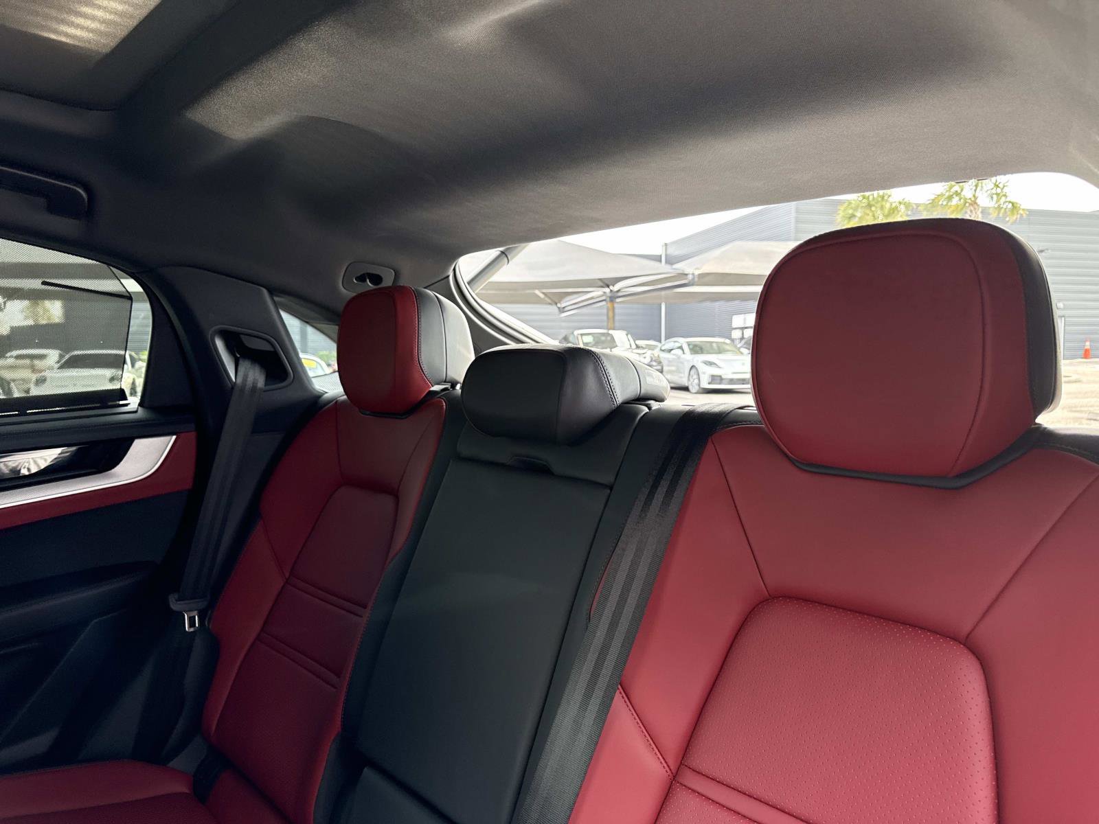 Certified 2024 Porsche Cayenne Coupe image 17