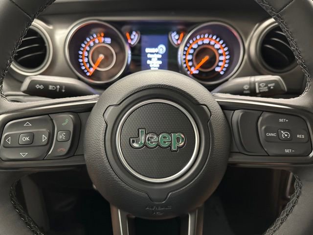 Used 2023 Jeep Gladiator Sport image 13