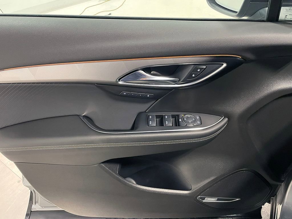 Used 2025 Buick Envision Sport Touring image 18