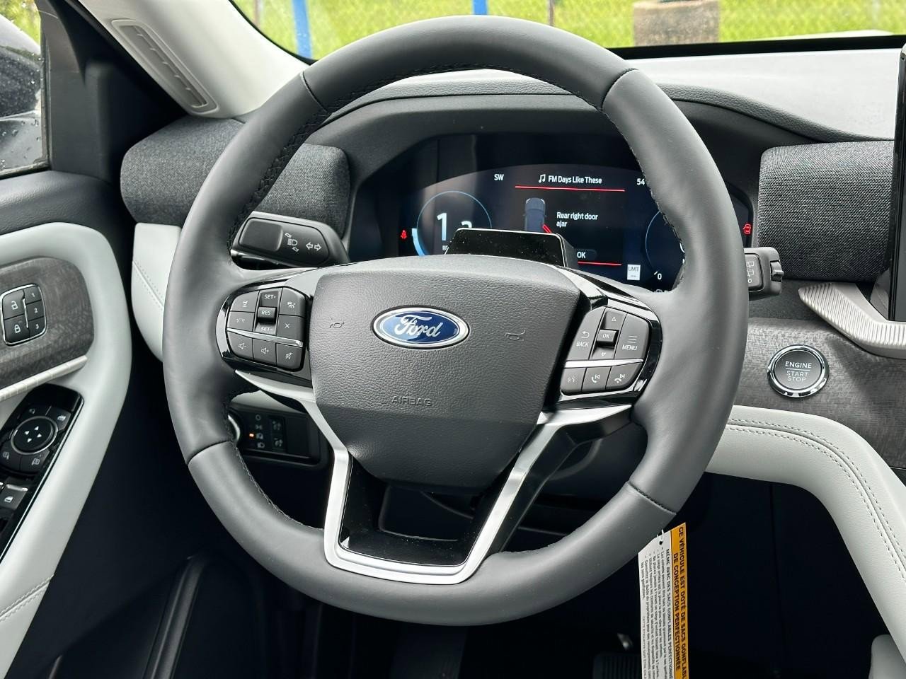 New 2026 Ford Explorer Platinum w/ LUX Leather Package AWD/4WD image 8
