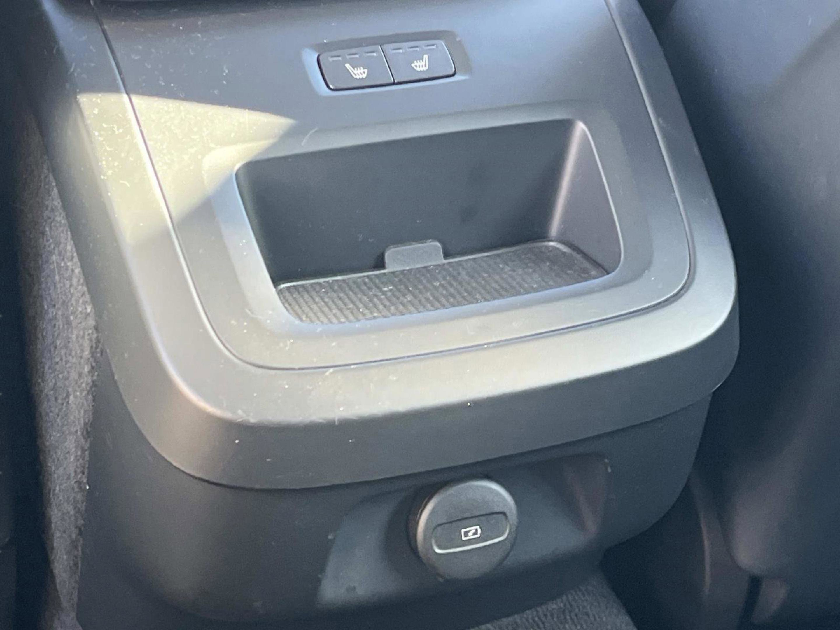 Used 2024 Volvo S60 B5 Core image 15