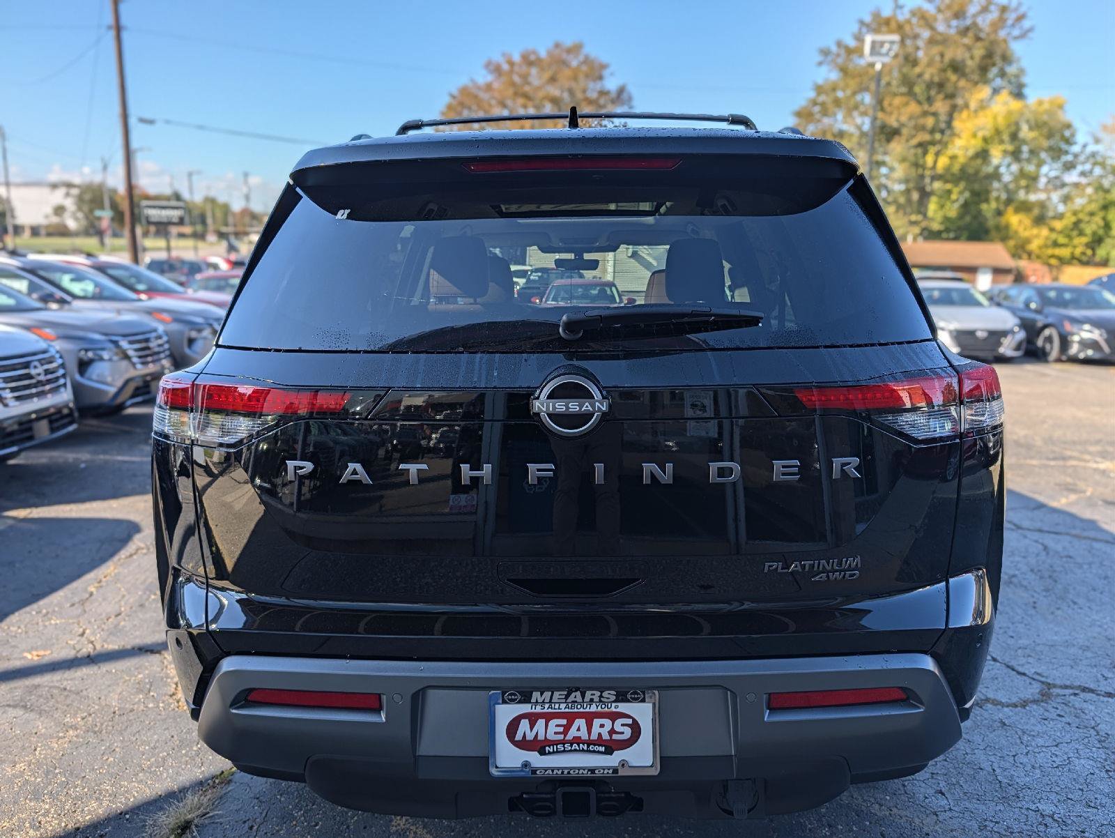 New 2026 Nissan Pathfinder Platinum AWD/4WD image 10