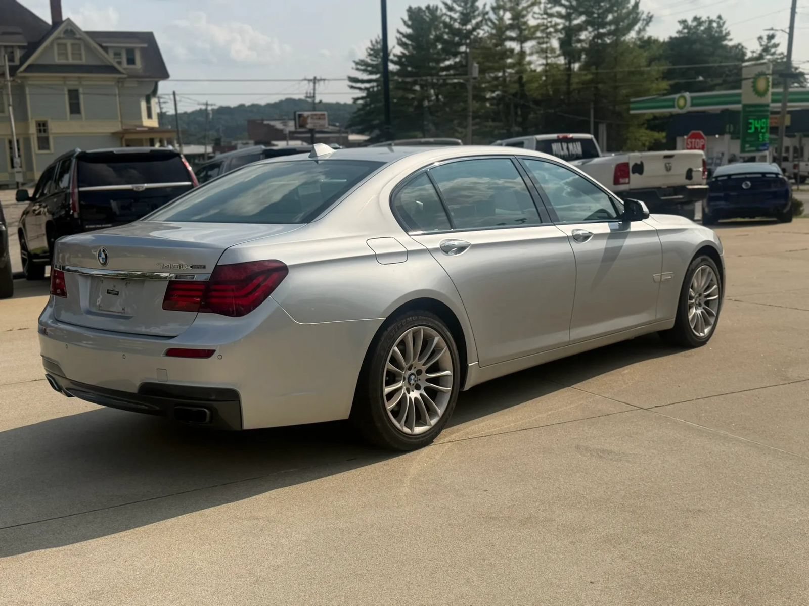 Used 2013 BMW 740Li xDrive AWD/4WD image 2