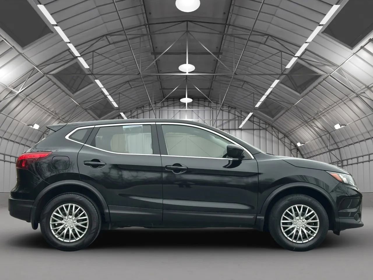 Used 2019 Nissan Rogue Sport S image 8