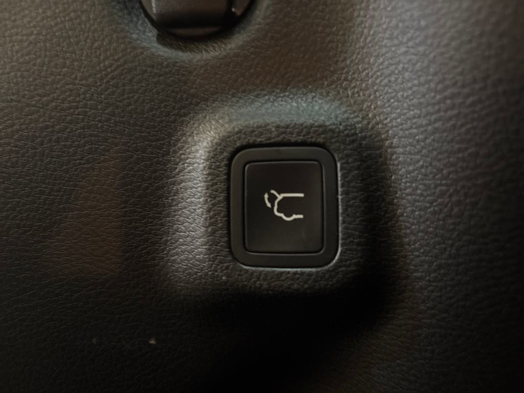 Used 2024 Jeep Compass Latitude w/ Convenience Group image 32